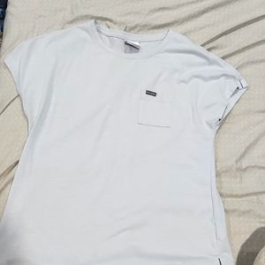 Columbia large light blue t-shirt